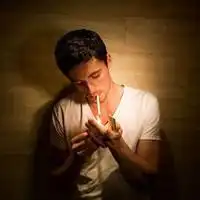 qq头像让人无语的话就是烟盒上面那句抽烟有害健康男生霸气