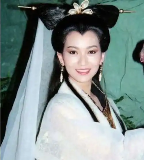 赵雅芝夫妇相爱36年,富豪丈夫道心得夫妻不吵架是假的