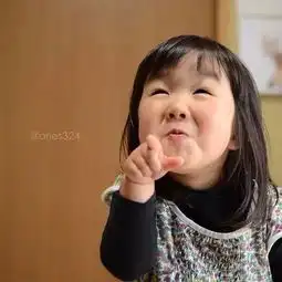 表情包小女孩金雪小乐
