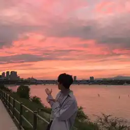 简约头像男生干净背影沧