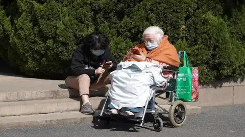 聚焦两会孤寡失能老人医养医保政策支持滞后,如何破局