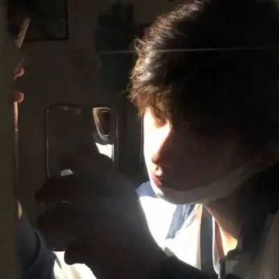 眼里面会有光吗男生头像