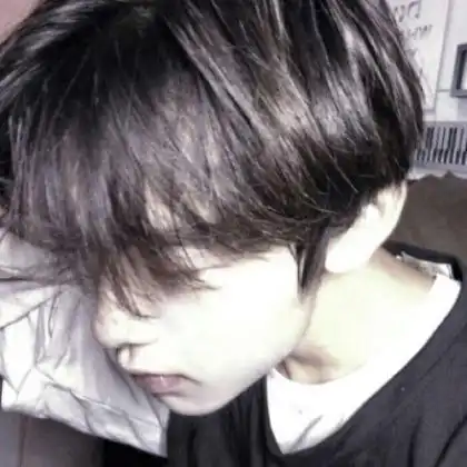 个性高冷成熟男头,如果你喜欢的话就用用吧