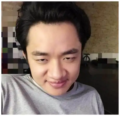 那些你觉得很丑的明星,年轻时候颜值都很高,陈赫不愧是校草