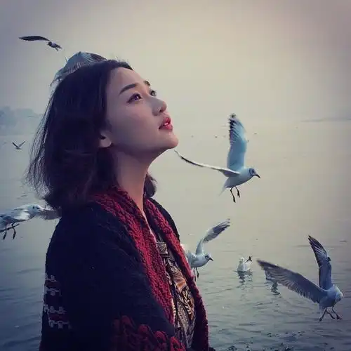 你都是成年人了,别总是把自己当个小孩好么