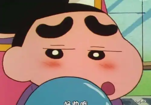 笑话去年和闺蜜去水上乐园玩,造浪池边上有帅哥一个人在那坐着