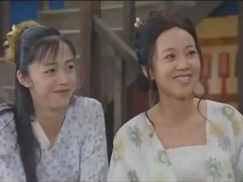 微博女王姚晨重新更博了,一个中年女演员的尬与惑