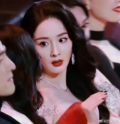 微博之夜明星都在吃什么瓜