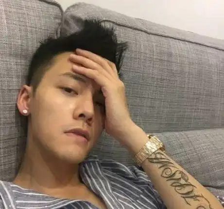 低调内涵头像男
