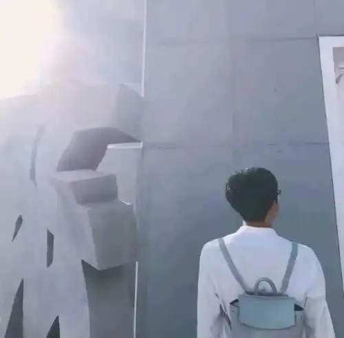 情侣头像偶尔也想,这辈子都别再见了