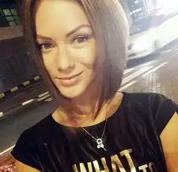 女乘客坠机前自拍成绝照露出微笑表情