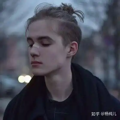 emm有既不失沙雕又不失帅气的欧美男头像那么