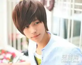 2014潮流男生发型斜刘海彰显花美男气质