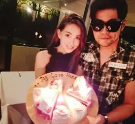 周杰伦深夜晒照祝昆凌24岁生日快乐,笑称自己25岁