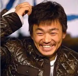 王宝强兄弟姐妹再合照你能看出有什么不同吗