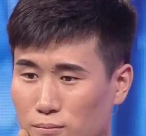 25岁男生头像成熟男孩