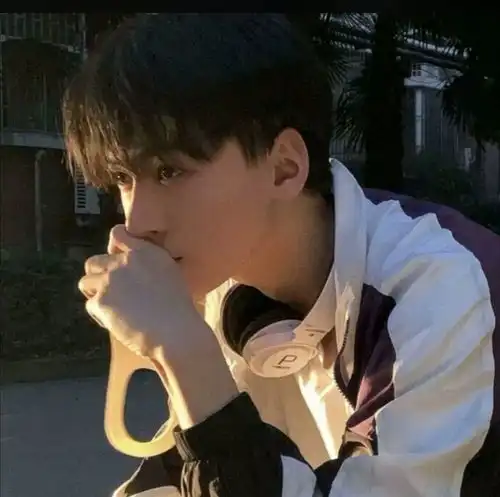 帅气的有画面感的男生头