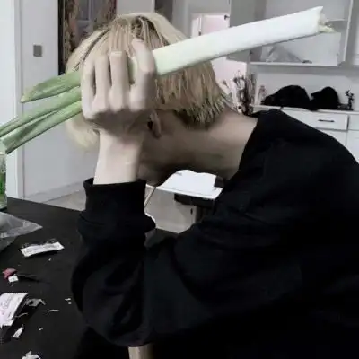 男生头像伤感的真人悲哀