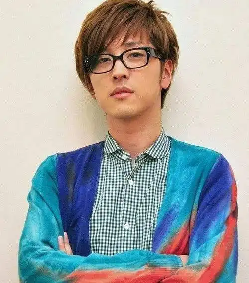 为什么很多人喜欢玩声优梗还热衷声优角色混为一谈