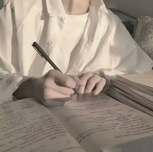 真人男生头像坐过很多人的副驾驶只有爸爸的车是回家的路