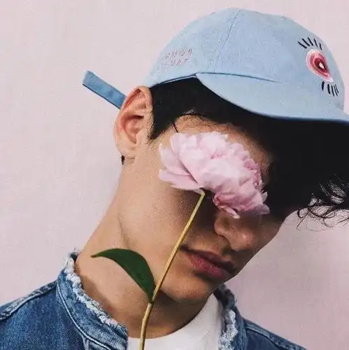 头像爱应该是炽热的