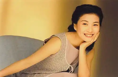 曾与伊能静比肩,因王杰和刘文正翻脸,56岁再复出容颜未改