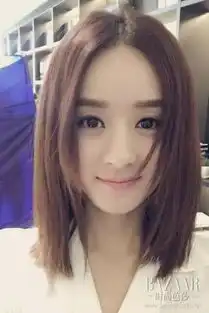 赵丽颖揪丸子头妥妥打败爆火的香蕉丸子头