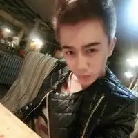 帅气90后男生头像真爱总是值得等待
