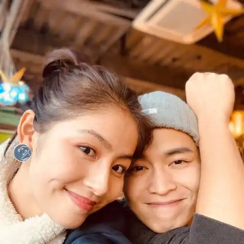超丑男生头像奉子成婚