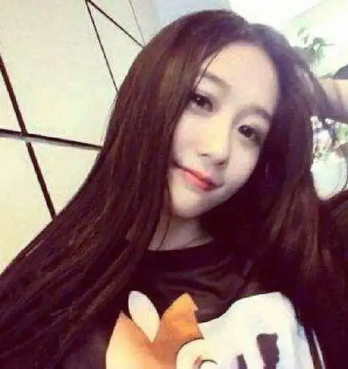 优衣库女主近照曝光,新男友接盘侠,网友想到了温婉