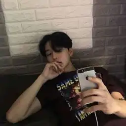 阳光成熟帅气男生头像各取所需的我们拿什么换白头到老