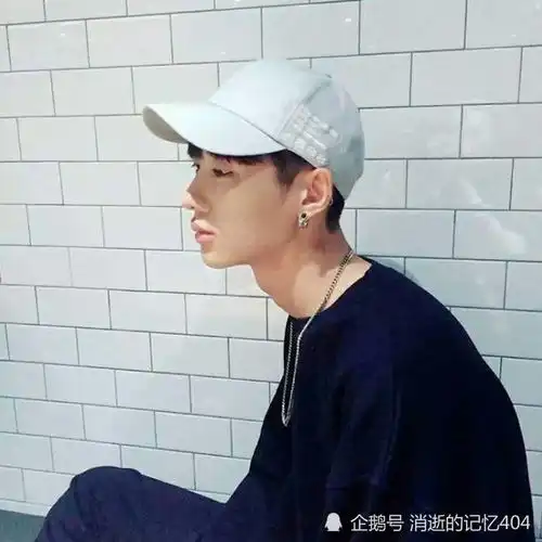 qq聊天,男生常回你这4字,嗯,铁定是真爱没错了