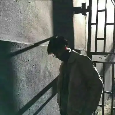 微信头像男背影小丑