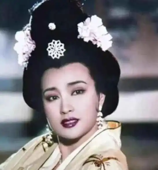 武则天墓前有61个无头石人,千年来无人能解,结果被两位农民解开