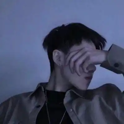 头像男动漫伤感孤独