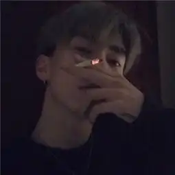 qq头像男生颓废迷茫的男人伤感2018宠我为何不信任我