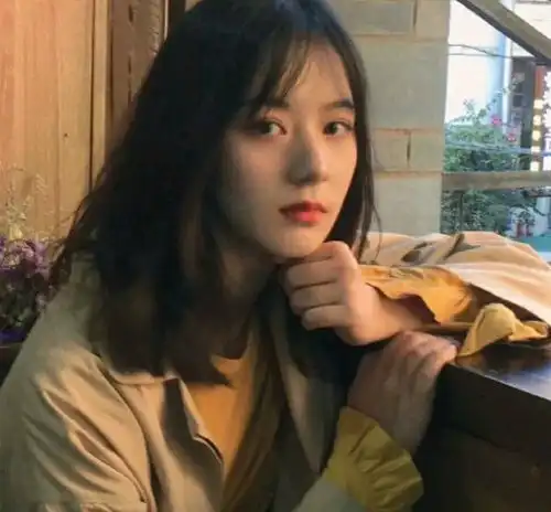 文艺小清新头像动漫女
