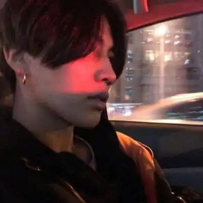 男生绝望崩溃头像高清一