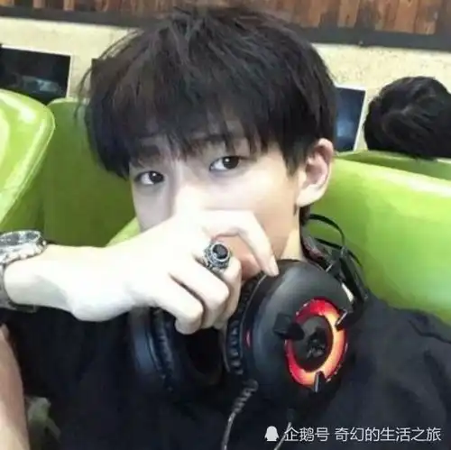 经常打游戏的男孩子,八成有3特征,能脱单全凭运气