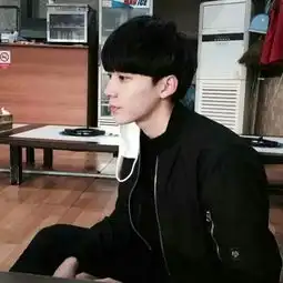长脸适合剪平刘海吗男生