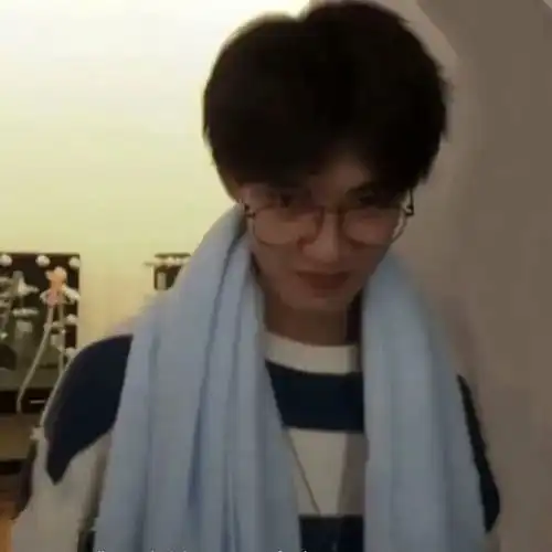 男生头像崩溃的一瞬间,是因为触碰了心弦