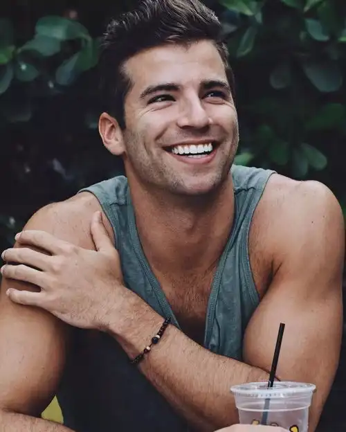 加州男孩taylorphillips疑似出柜火热肉体甜美笑容,我已沦陷