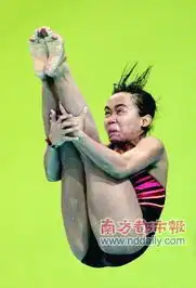 憋笑的表情包跳水