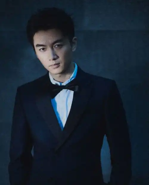 陈晓结婚后大改变满脸憔悴成网红脸,昔日的阳光男孩已消失