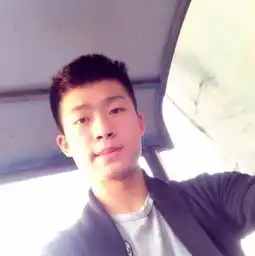 24岁的男生头像男子
