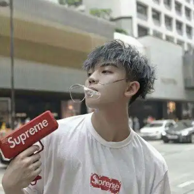可爱呆萌真人男生头像萌系小男生