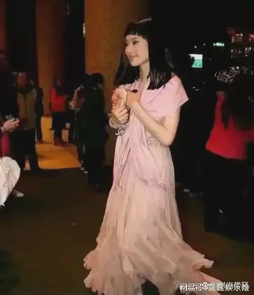 她这发型,亲妈恐怕都认不出来了吧