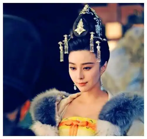 武则天墓前有61个无头石人,千年来无人能解,直到出现了2位农民