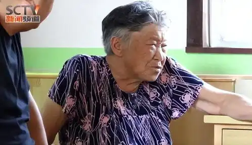 76岁孤寡老人住养老院15年,突然要回家,子女吓坏她已去世28年