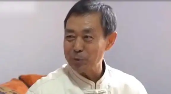功夫骗子马保国用太极拳骗老外,回国被揍鼻青脸肿